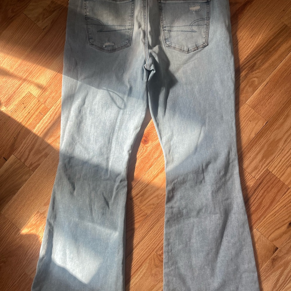 American Eagle Outfitters Light Blue Flare Leg Jeans - Picture 3 of 6